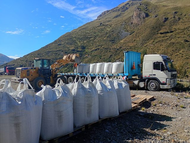 Transporte de cemento en big bag para Coralmix La Viga, Lircay - Huancavelica